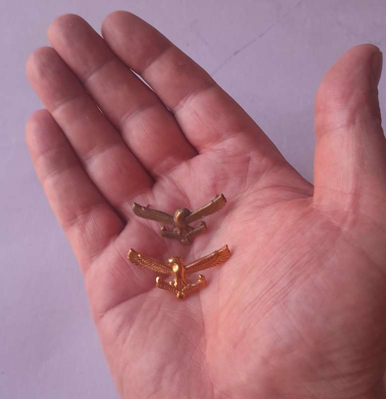 Pair SA Airforce Collar Badges (Facing).  Pins Intact.