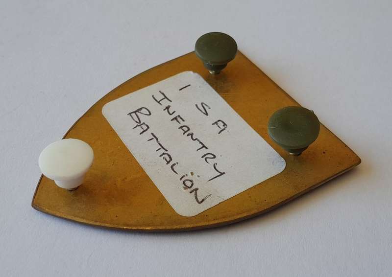 SADF 1 SA Infantry (1 SAI) Battalion Shoulder Flash.  All Pins Intact.