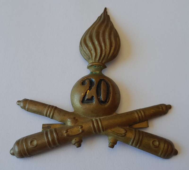 WW2 Italian Fascist Cap Badge. 20th Heavy Artillery Regiment.
