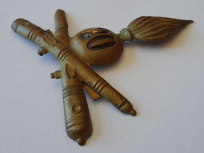 WW2 Italian Fascist Cap Badge. 20th Heavy Artillery Regiment.