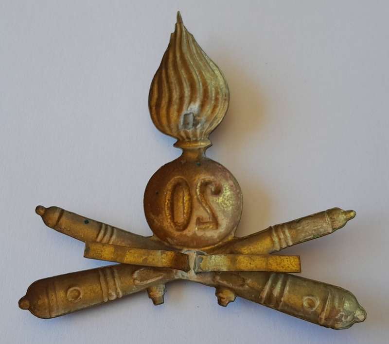 WW2 Italian Fascist Cap Badge. 20th Heavy Artillery Regiment.