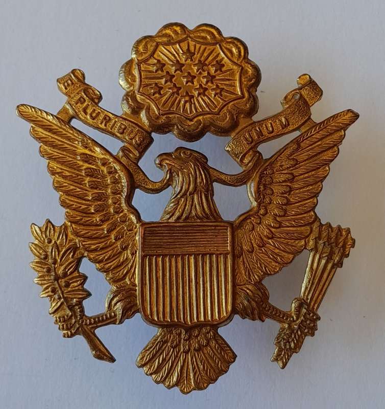 WW2 US Air Force Officer`s Cap Badge.