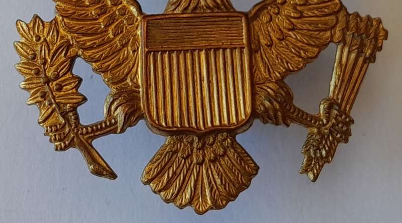 WW2 US Air Force Officer`s Cap Badge.
