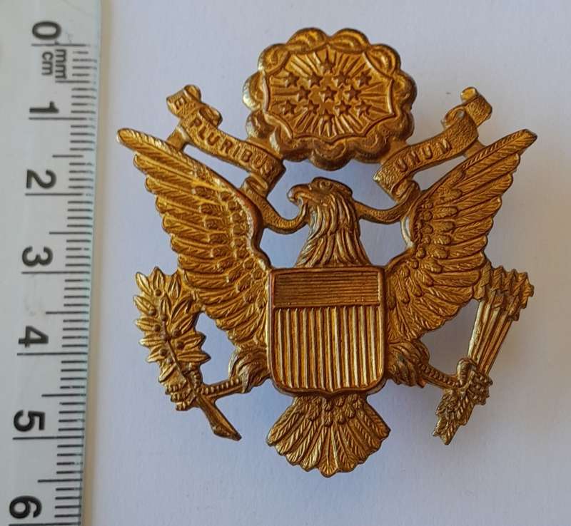 WW2 US Air Force Officer`s Cap Badge.