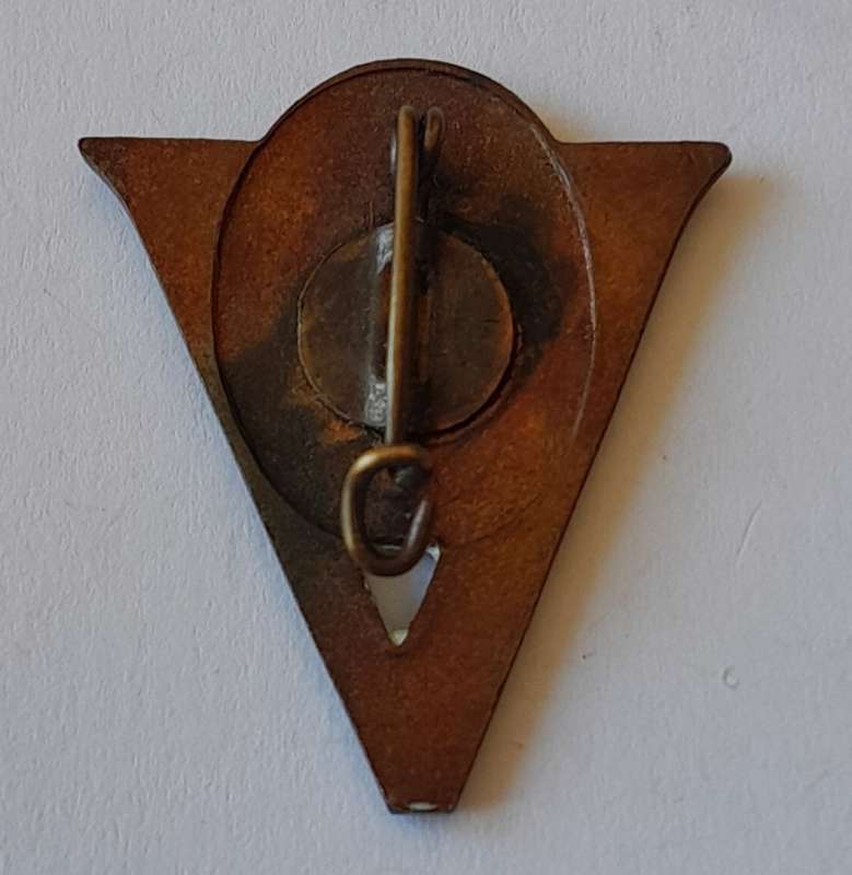 WW2 Jan Smuts Victory Badge. Pin Intact.