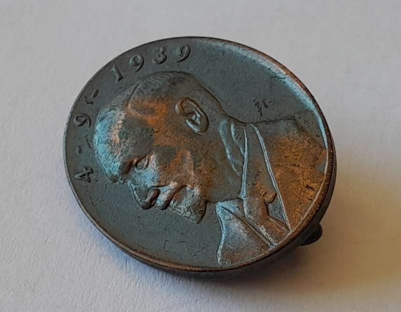 `4-9-1939` Jan Smuts Badge. Pin Intact.