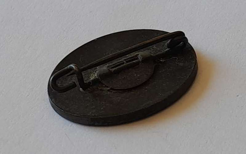 `4-9-1939` Jan Smuts Badge. Pin Intact.