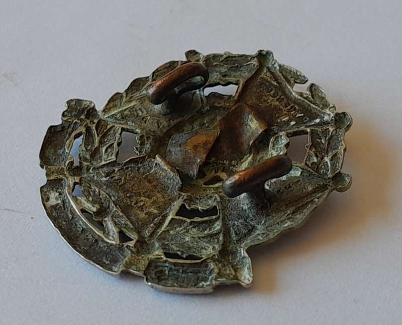 Early The Border Regiment Collar Badge. Lugs Intact.