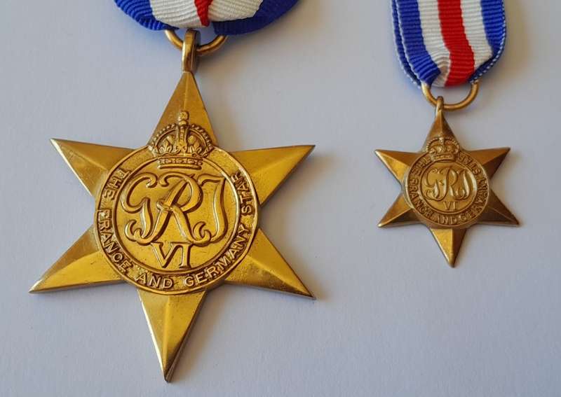 WW2 France and Germany Star Medal Set. Full-Size And Miniature. Unnamed.