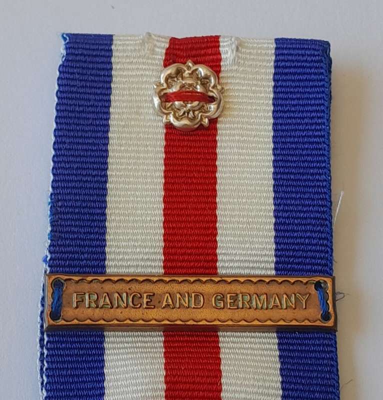 WW2 France and Germany Star Medal Set. Full-Size And Miniature. Unnamed.