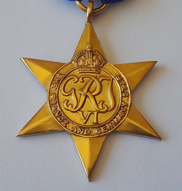 WW2 France and Germany Star Medal Set. Full-Size And Miniature. Unnamed.