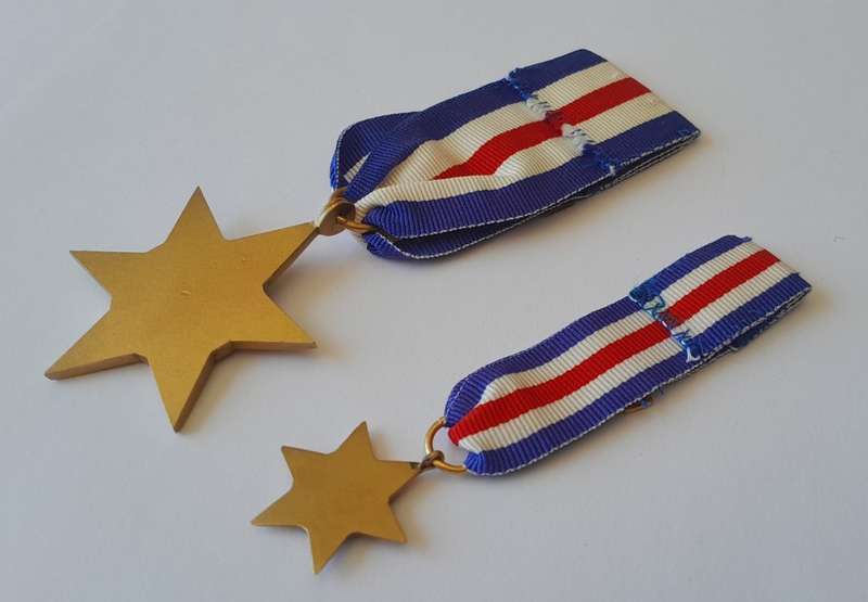 WW2 France and Germany Star Medal Set. Full-Size And Miniature. Unnamed.
