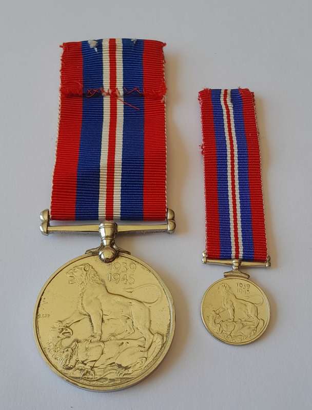 WW2 1939-1945 War Medal Set. Full-Size And Miniature. Unnamed.