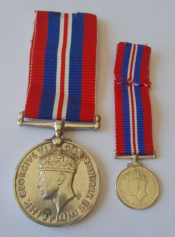 WW2 1939-1945 War Medal Set. Full-Size And Miniature. Unnamed.
