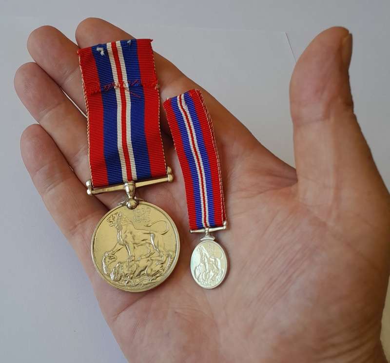 WW2 1939-1945 War Medal Set. Full-Size And Miniature. Unnamed.