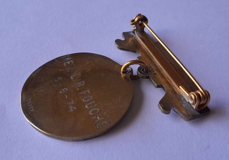 Vintage Solid Silver `Vrou En Moederbeweging` Erelid Medal.