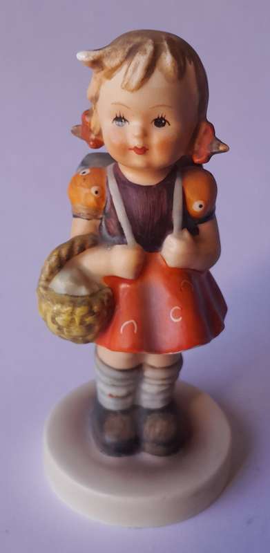 Hummel `School Girl` Figurine. 1960-1972.
