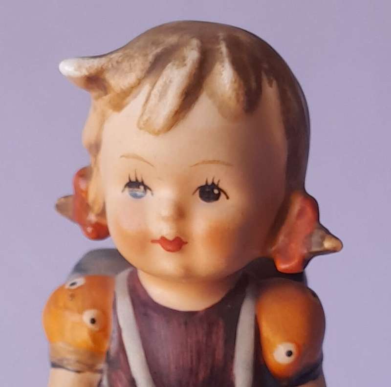 Hummel `School Girl` Figurine. 1960-1972.