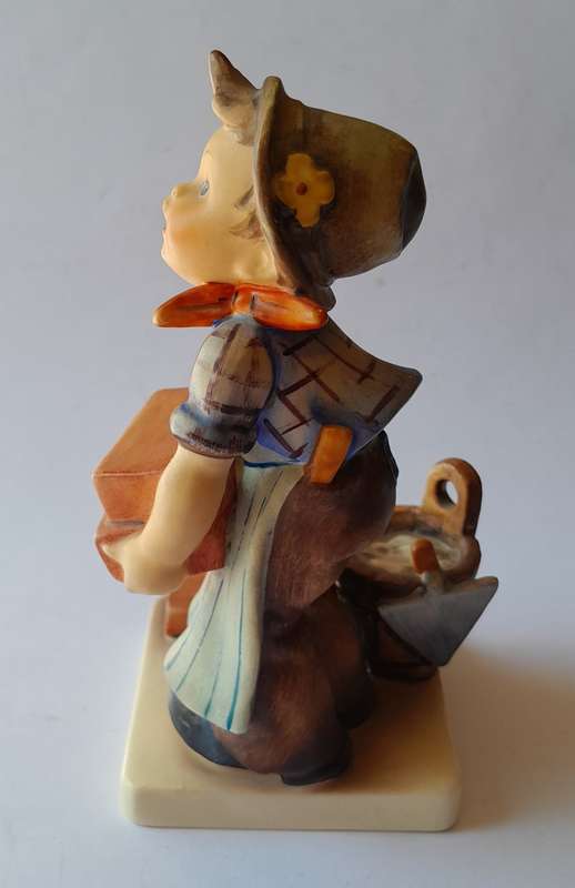 Vintage Hummel Figurine `The Builder`. 1964-1972.