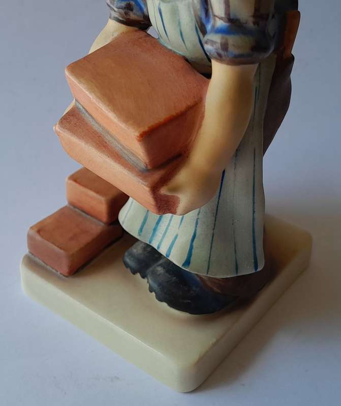 Vintage Hummel Figurine `The Builder`. 1964-1972.