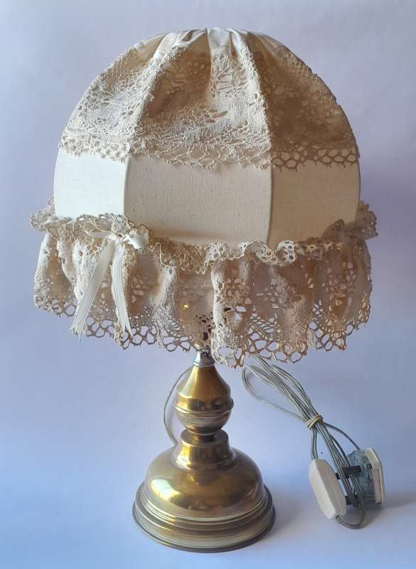 Vintage Country Cottage Brass Lamp With Embroidered Shade. Working.