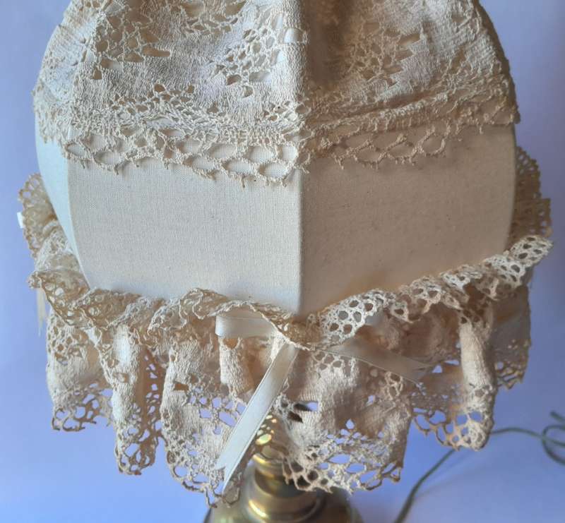 Vintage Country Cottage Brass Lamp With Embroidered Shade. Working.