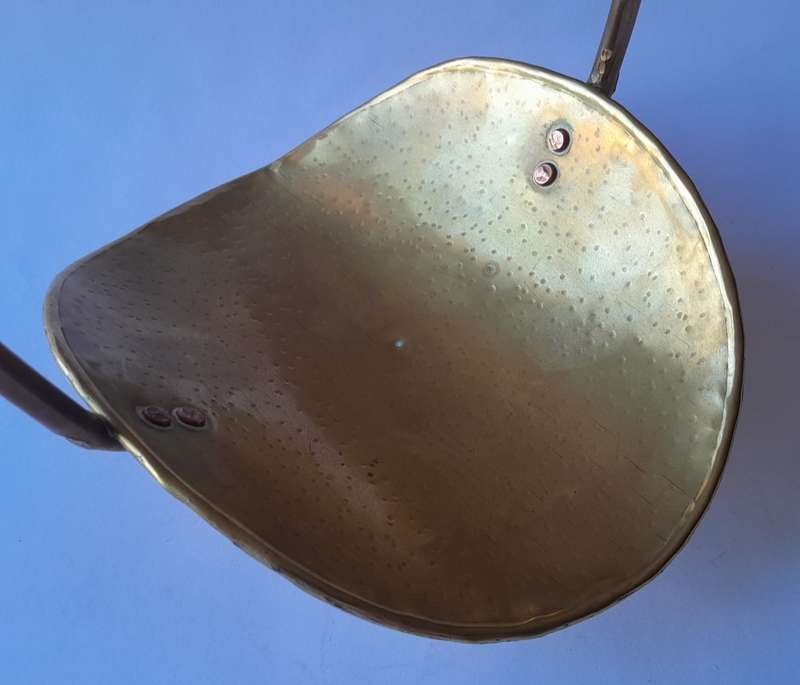 Vintage Hand Beaten Brass Basket. 20 cm.
