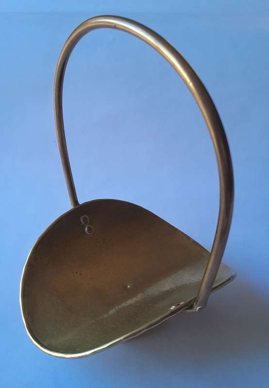 Vintage Hand Beaten Brass Basket. 20 cm.