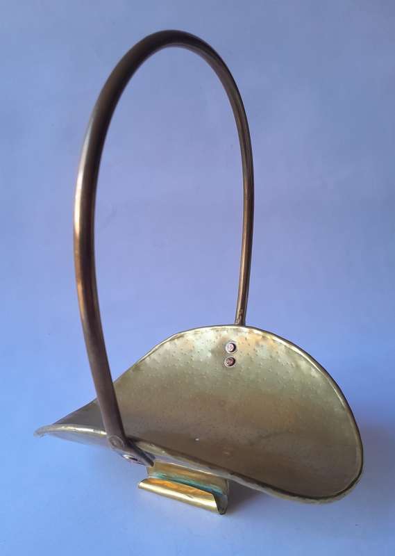 Vintage Hand Beaten Brass Basket. 20 cm.
