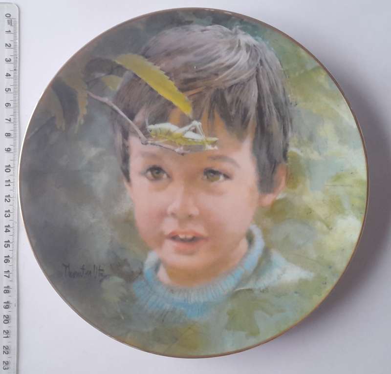 Vintage Plate By Viletta. `Nature Hunt` By Artist `Thornton Utz`. Signed And Dated. 22 cm.