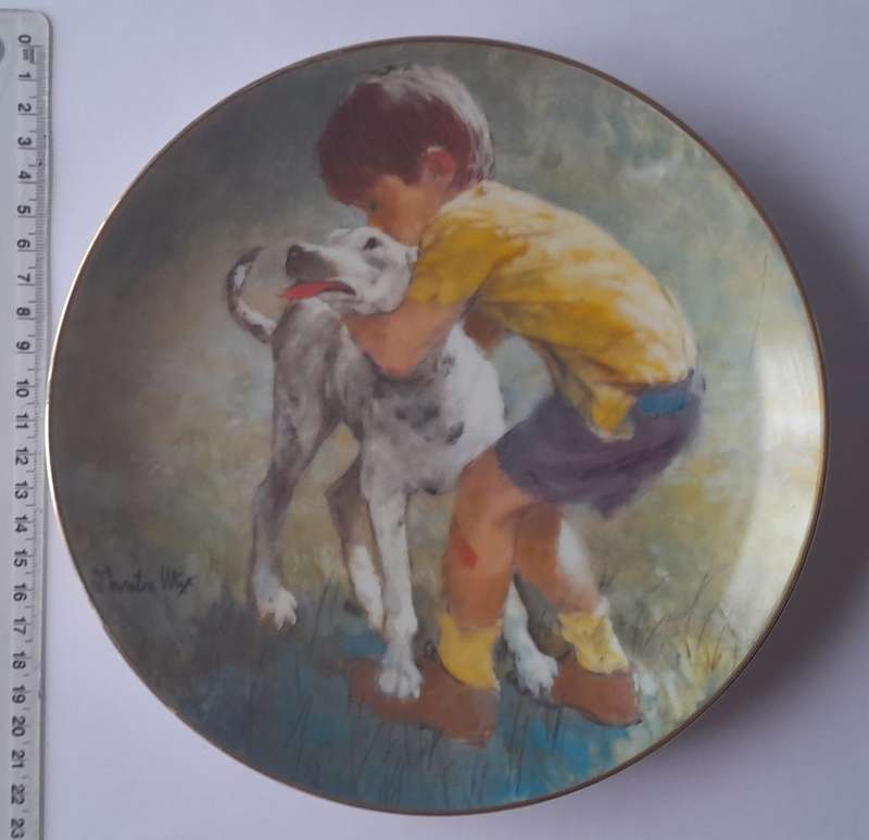 Vintage Plate By Viletta. `Best Friends` By Artist `Thornton Utz`. Signed And Dated. 22 cm.