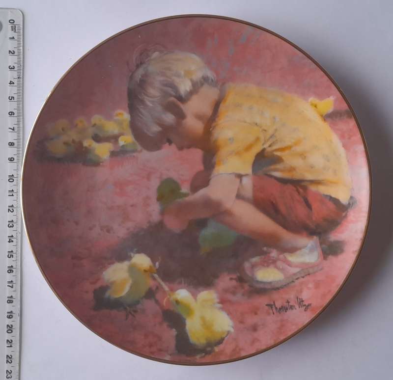 Vintage Plate By Viletta. `Feeding Time` By Artist `Thornton Utz`. Signed And Dated. 22 cm.