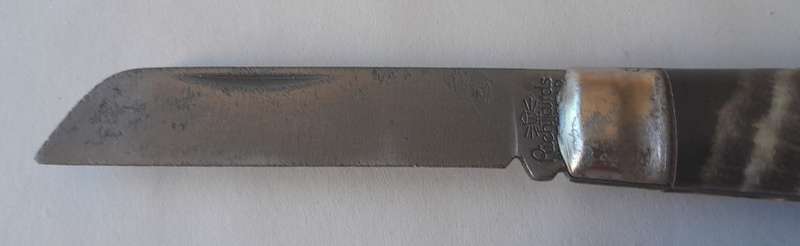 Vintage Richards Sheffield Folding Knife With Horn Handle.