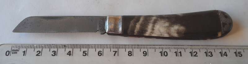Vintage Richards Sheffield Folding Knife With Horn Handle.