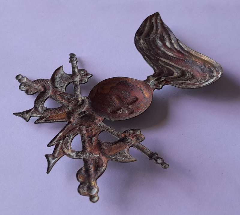 WW2 Italian Army Engineers Pith Helmet Badge.
