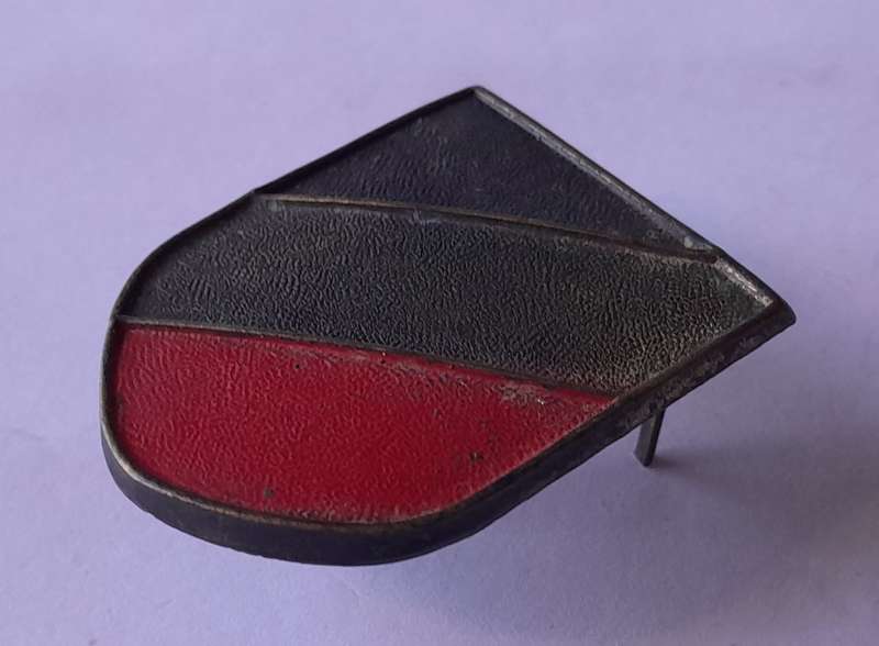 WW2 German Wehrmacht Afrika Korps Pith Helmet Badge. Pins Intact.