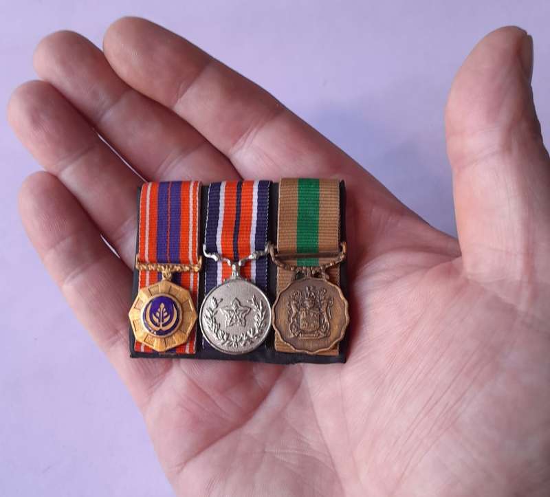 `Reserved`. SADF Court Mounted Miniature Medal Set. Pro Patria, General Service, Good Service.