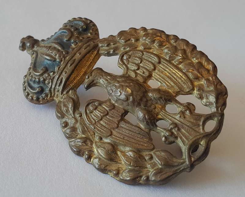 WW2 Italian Royal Air Force Visor Cap Badge. Lugs Intact.