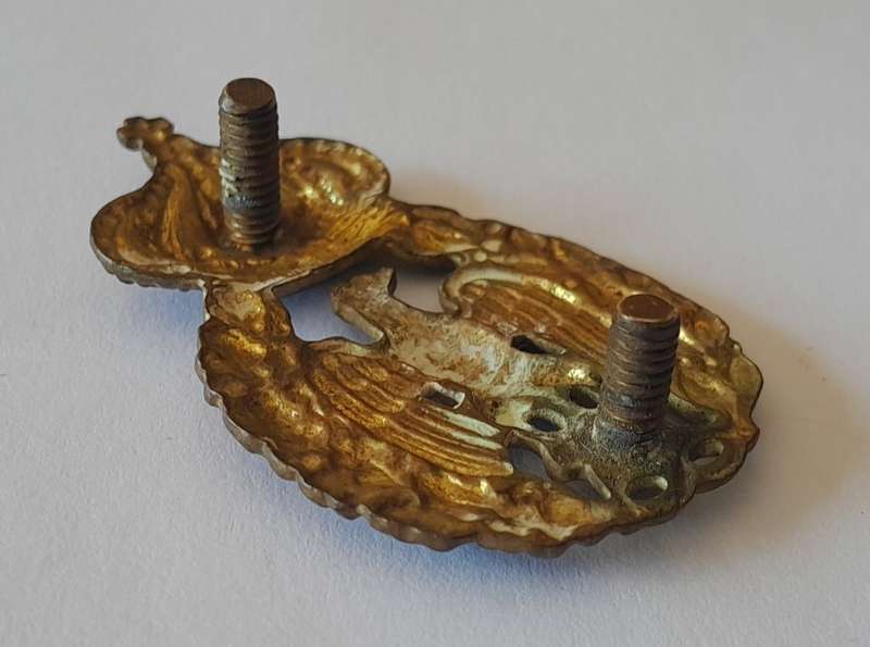 WW2 Italian Royal Air Force Visor Cap Badge. Lugs Intact.