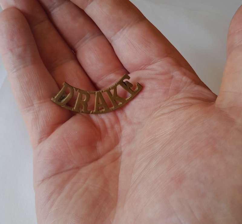 WW1 Drake Battalion Royal Naval Division Shoulder Title. No Lugs.