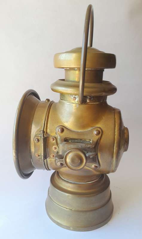 Rare Lucas `King of the Road` Motorcar Oil Lamp. No 724. Circa 1900-1914.