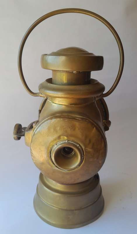 Rare Lucas `King of the Road` Motorcar Oil Lamp. No 724. Circa 1900-1914.