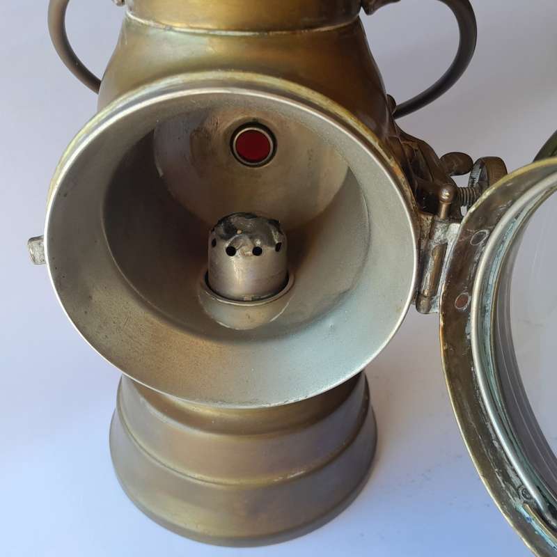 Rare Lucas `King of the Road` Motorcar Oil Lamp. No 724. Circa 1900-1914.
