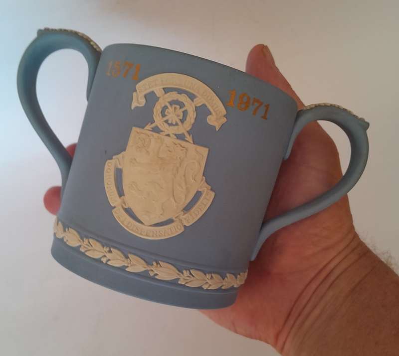 Vintage 1971 Wedgwood Jasperware Loving Cup To Commemorate Harrow School`s 400th Year.