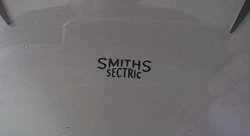 1950`s `Smiths Sectric` Electric Mantel Clock. Runs And Keeps Time. 30 x 19 cm.