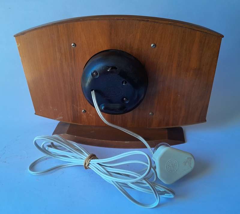 1950`s `Smiths Sectric` Electric Mantel Clock. Runs And Keeps Time. 30 x 19 cm.