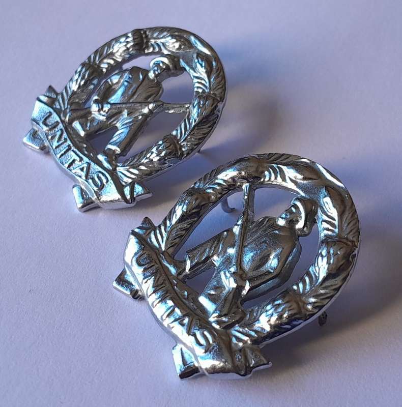 Pair SADF Commando Mess Dress Collar Badges (Facing).  Pins Intact.