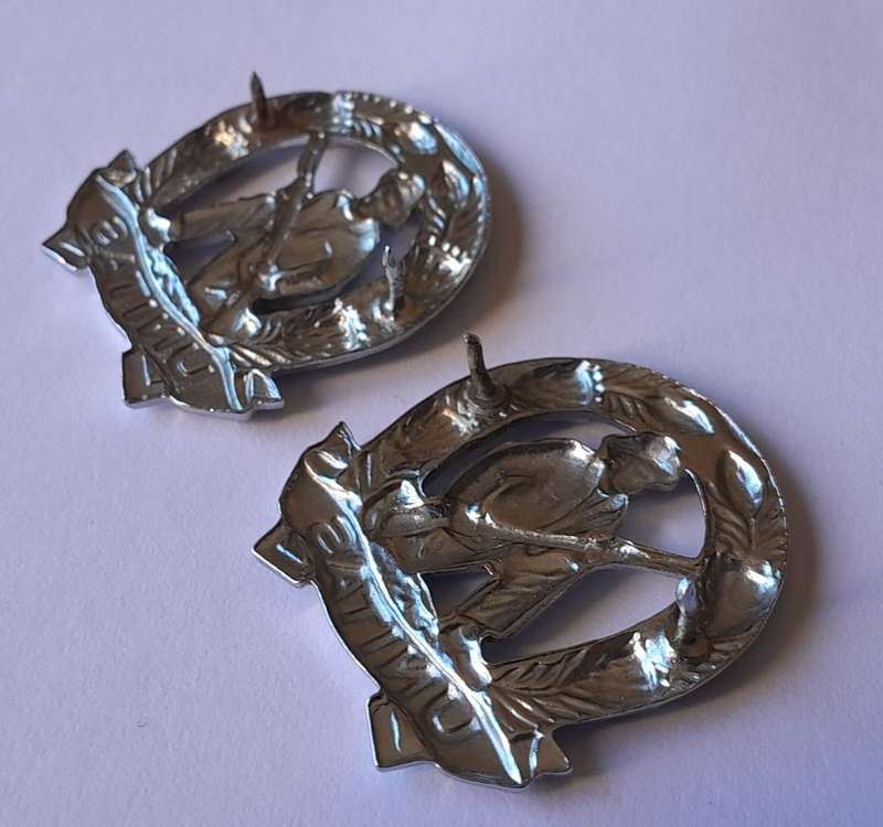 Pair SADF Commando Mess Dress Collar Badges (Facing).  Pins Intact.