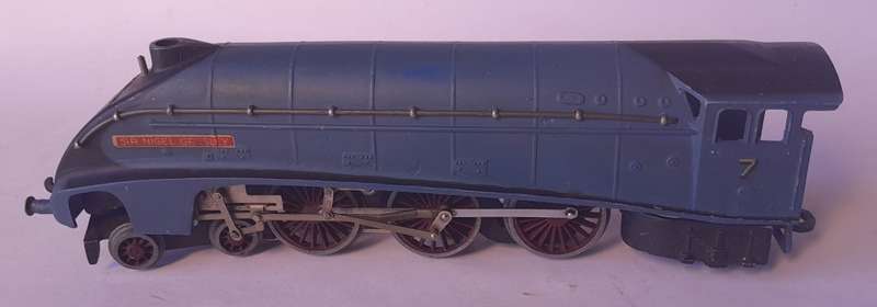 Vintage Hornby Die Cast `Sir Nigel Gresley No 7` Locomotive And LNER Tender. OO Scale.