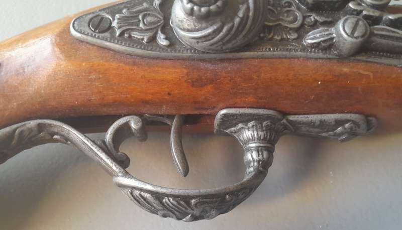 Vintage Non Firing Replica 1820`s Flintlock Dueling Pistol.